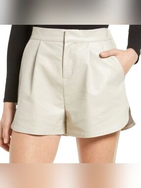 Grey Lab Los Angeles Vegan Leather Pleated Shorts Ivory/ Cream Sz L